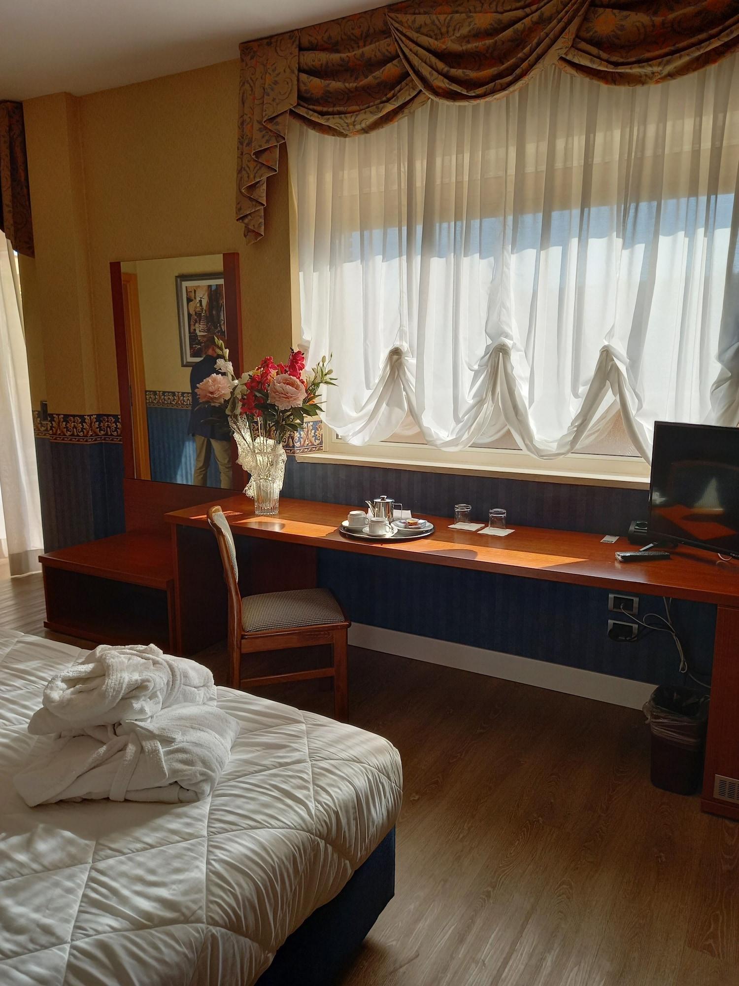 Ele Park Pamphili Hotel 4*