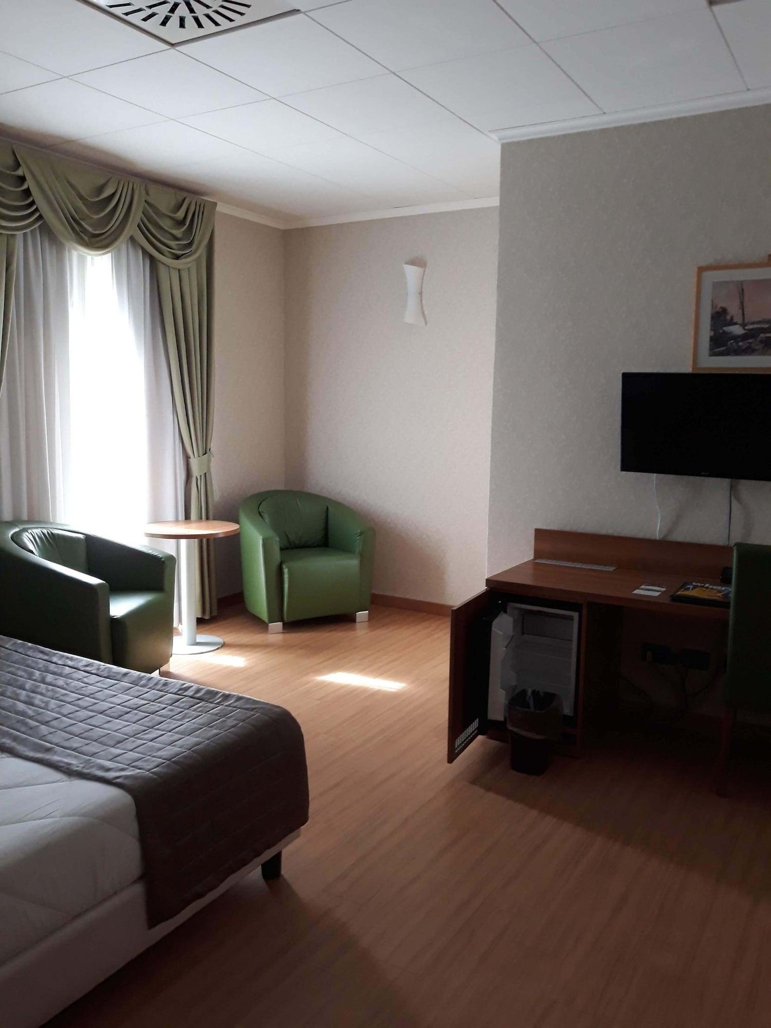 Hotel Ele Park Pamphili 4*