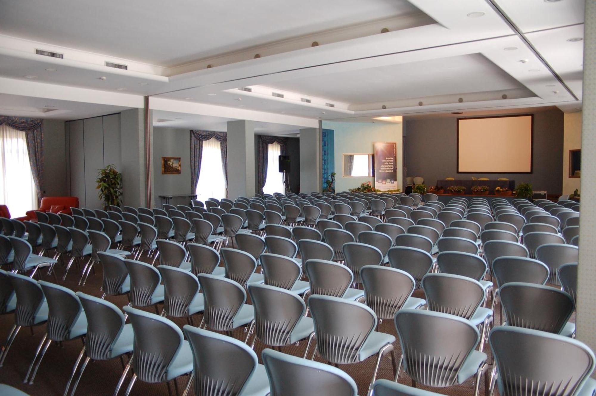 Hotel Ele Park Pamphili 4*